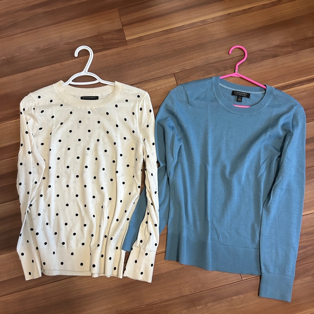 Set of 2 Banana Republic crew neck sweaters